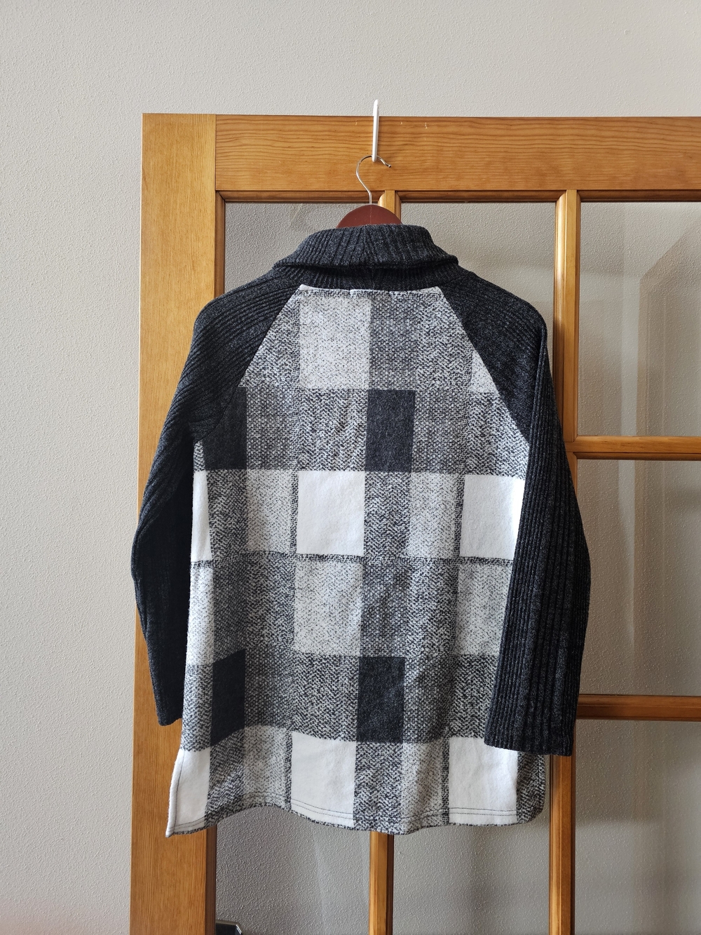 Black & White Plaid Turtleneck Sweater with Pocket - Picture 2 of 2
